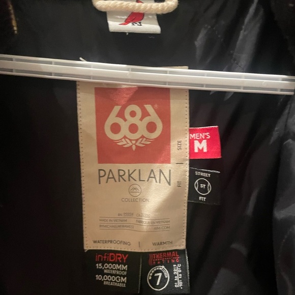 686 winter jacket - Picture 7 of 9